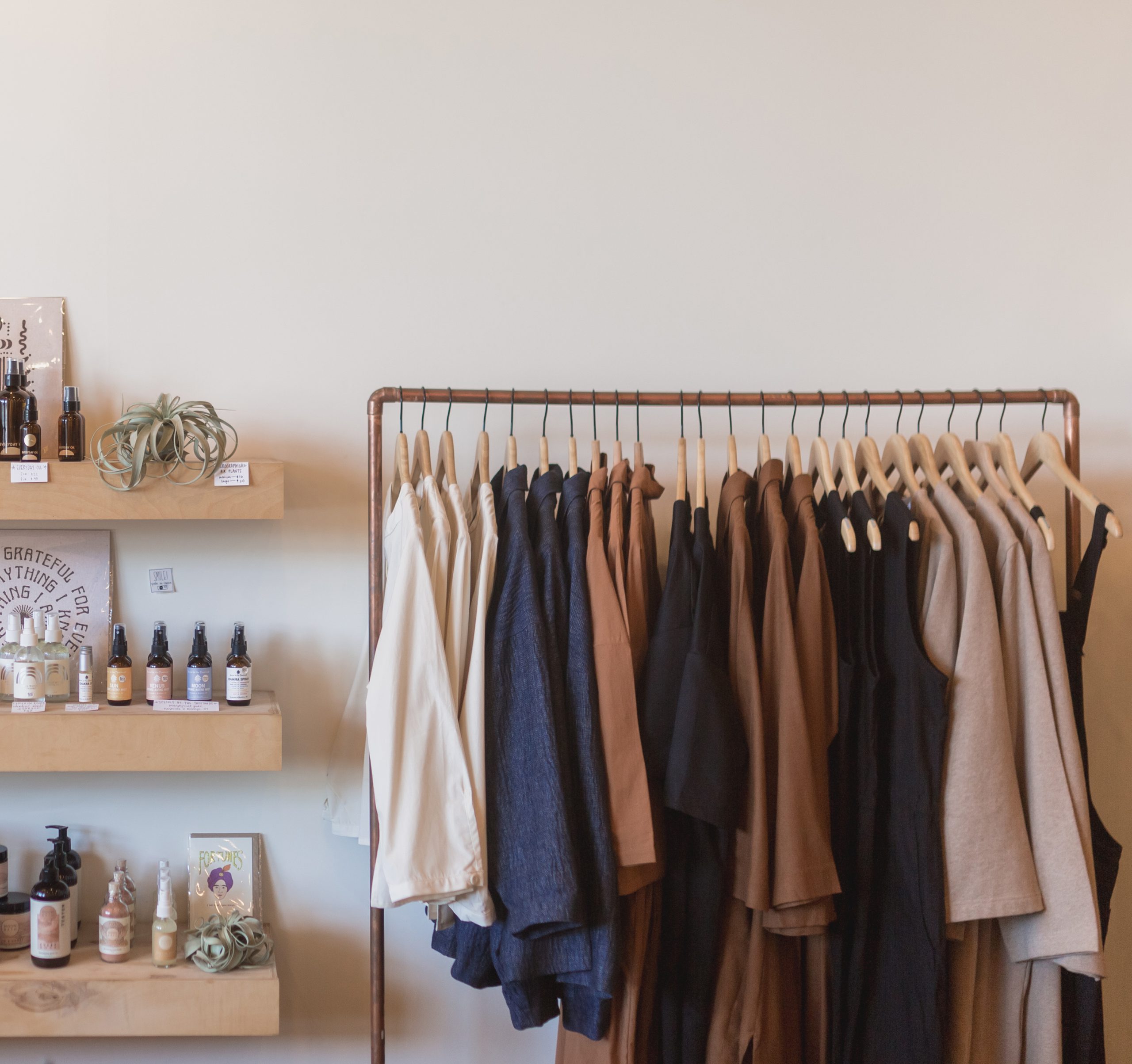 Where to find wholesale apparel markets for boutiques in 2021! - The  Boutique Hub